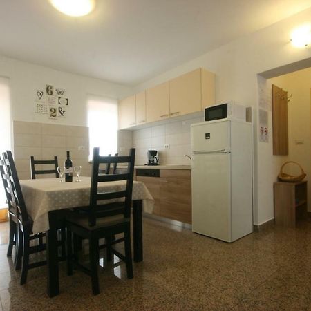 Apartment Luisa ポレッチ エクステリア 写真